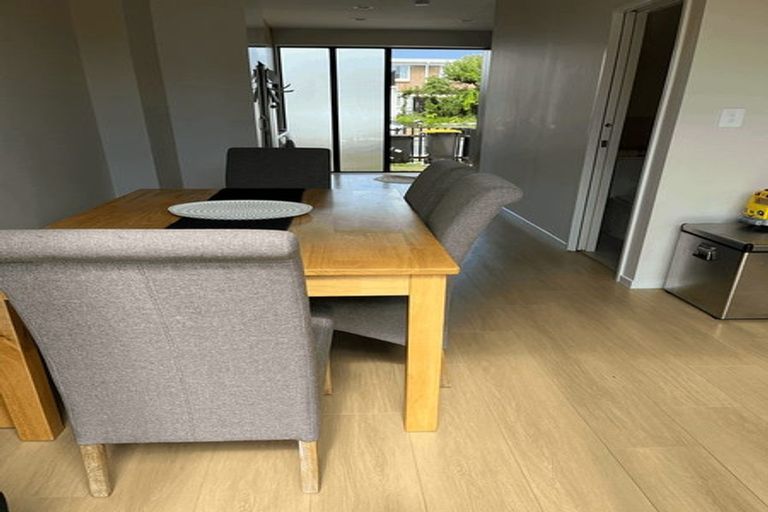 Photo of property in 2a Finnerty Avenue, Bucklands Beach, Auckland, 2014