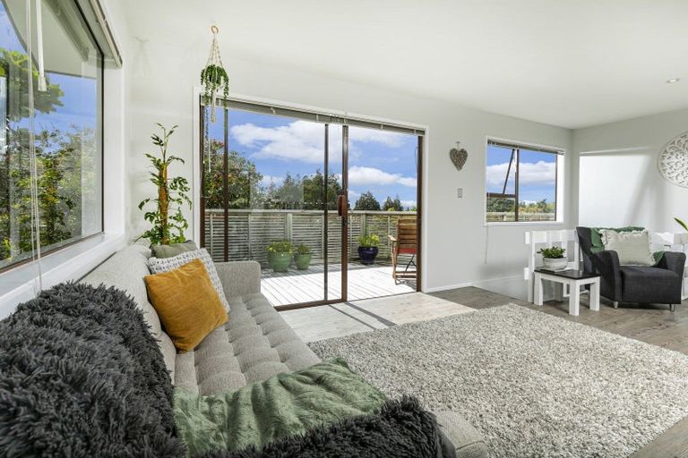 Photo of property in 5 Reynolds Place, Torbay, Auckland, 0630