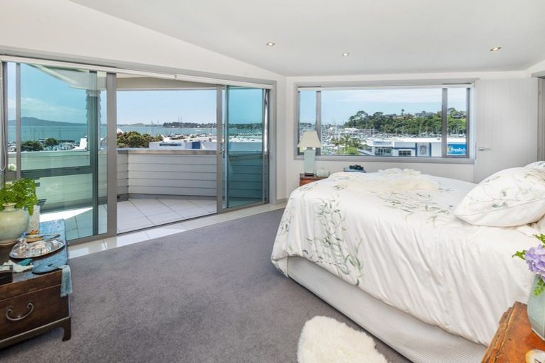 Photo of property in 74 Compass Way, Half Moon Bay, Auckland, 2012