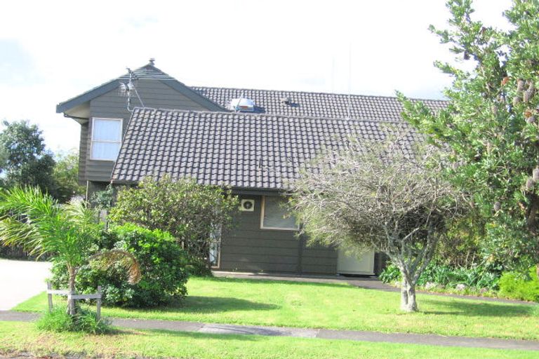 Photo of property in 41a Vivian Wilson Drive, Eastern Beach, Auckland, 2012