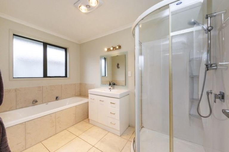 Photo of property in 16 Shere Lane, Linton, Palmerston North, 4472