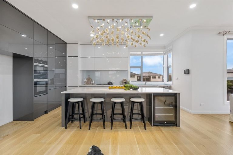 Photo of property in 11 Gulf Crest, Bucklands Beach, Auckland, 2012