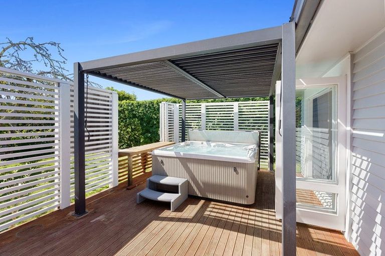 Photo of property in 310 Te Moana Road, Waikanae, 5036