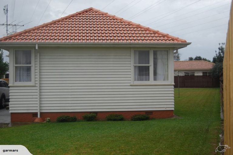 Photo of property in 66 Edgewater Drive, Pakuranga, Auckland, 2010