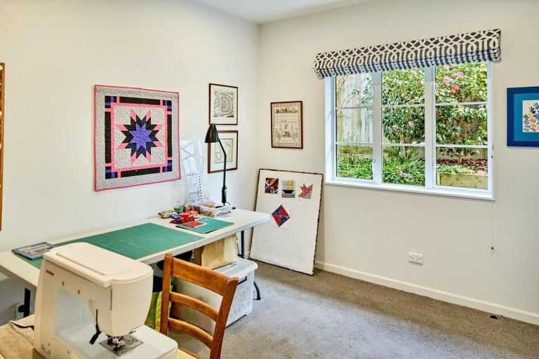 Photo of property in 21 Pendennis Point, Camborne, Porirua, 5026