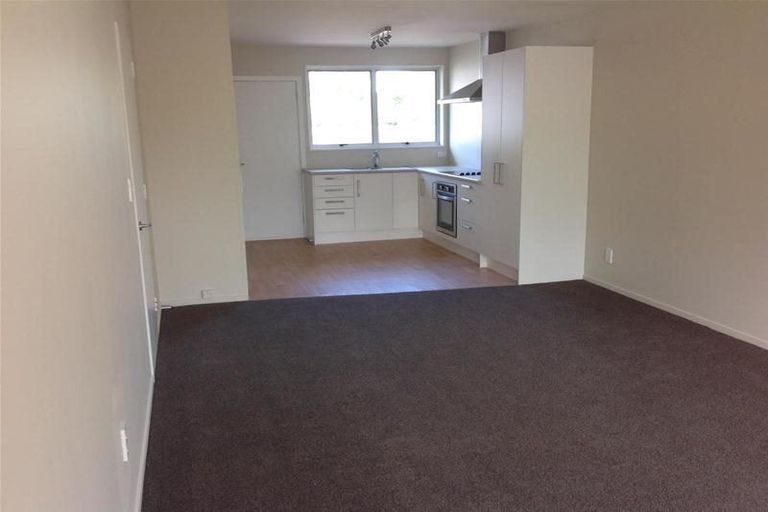 Photo of property in 2/132 Mcfaddens Road, St Albans, Christchurch, 8052