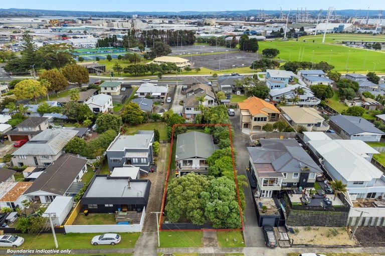 Photo of property in 30 Campbell Road, Mount Maunganui, 3116
