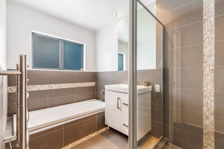 Photo of property in 19 Hamurana Place, Te Atatu Peninsula, Auckland, 0610