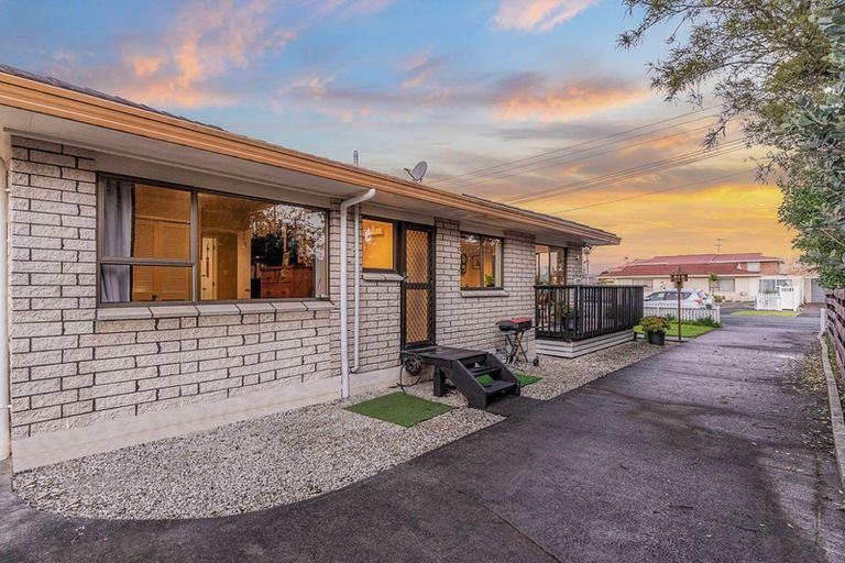 Photo of property in 19b Pine Road, Orewa, 0931