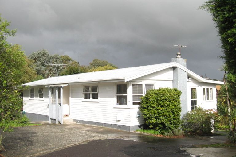 Photo of property in 26 Cheriton Road, Mellons Bay, Auckland, 2014