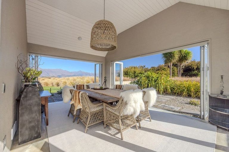 Photo of property in 24 Briar Bank Drive, Wanaka, 9305