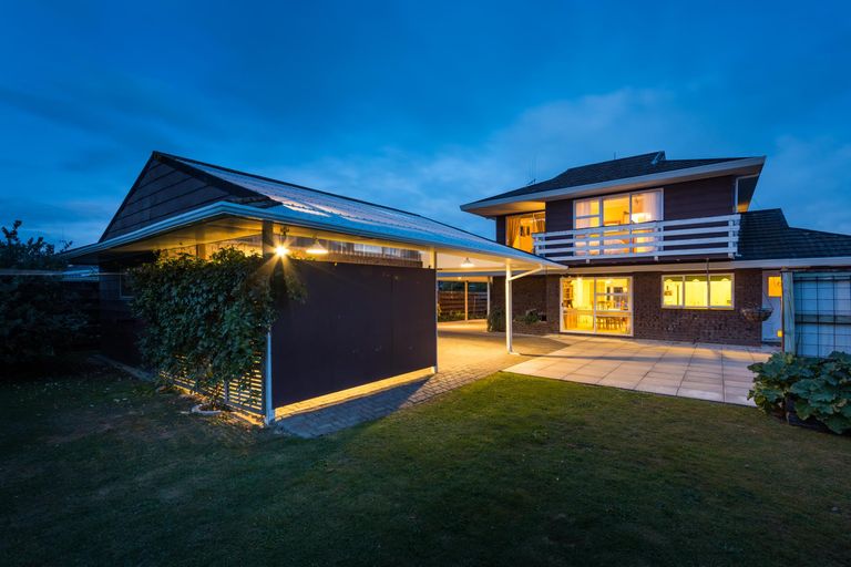 Photo of property in 12 Wedgwood Grove, Highbury, Palmerston North, 4412