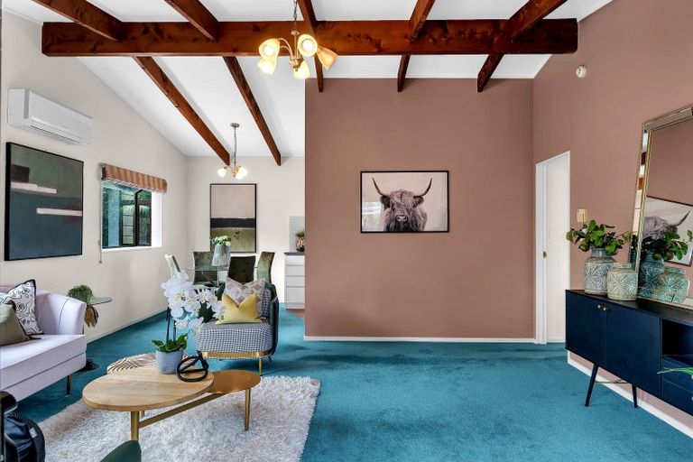 Photo of property in 38 Eyre Street, Henderson, Auckland, 0612