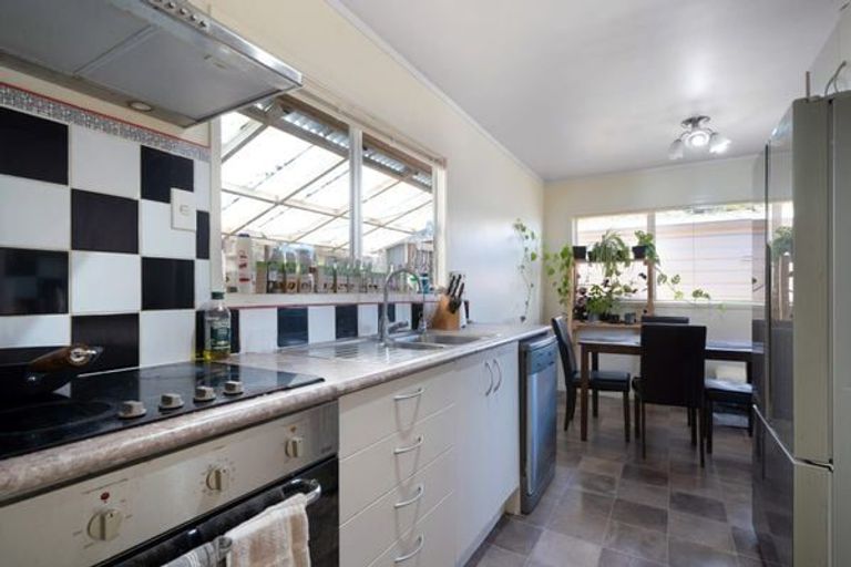 Photo of property in 42a Farwood Drive, Henderson, Auckland, 0612