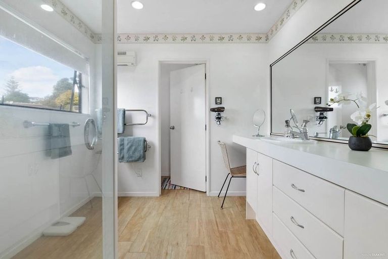 Photo of property in 29 Maori Hut Road, Red Beach, 0932