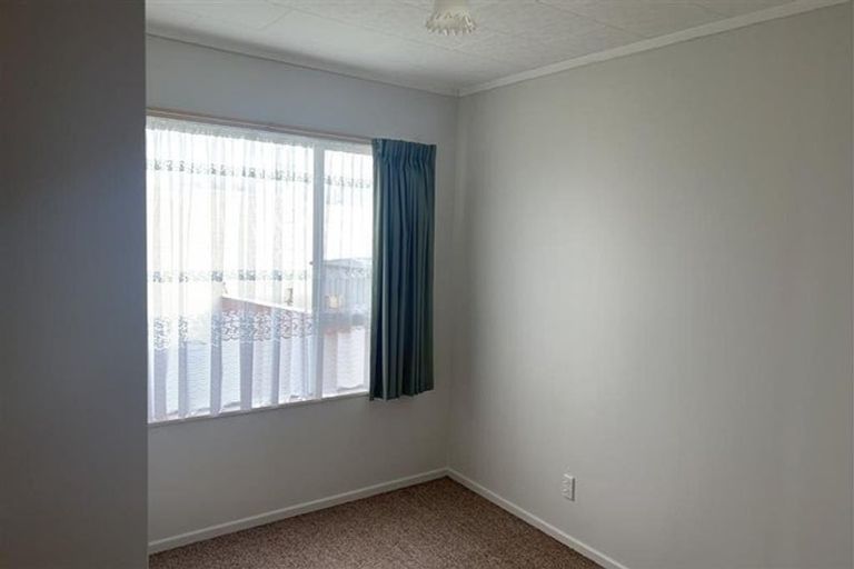 Photo of property in 2 Winslow Place, Levin, 5510