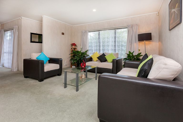 Photo of property in 65a Harmel Road, Glendene, Auckland, 0602