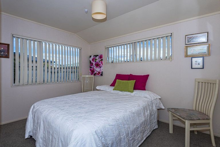 Photo of property in 11 Noone Close, Onerahi, Whangarei, 0110