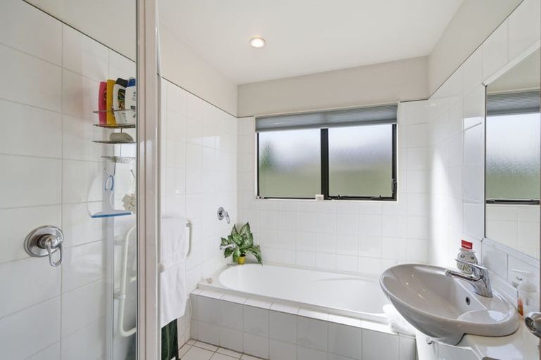 Photo of property in 2/139 Maidstone Road, Ilam, Christchurch, 8041