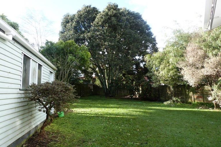 Photo of property in 9 Thomas Avenue, Te Atatu Peninsula, Auckland, 0610
