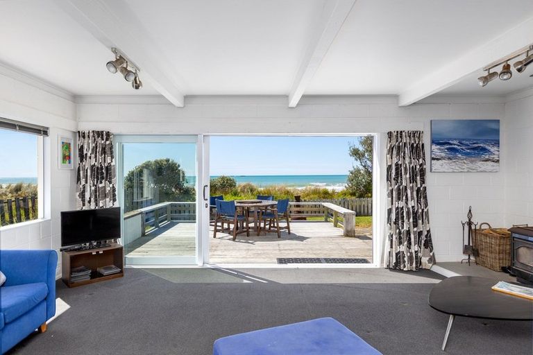 Photo of property in 165 Blue Pacific Parade, Riversdale Beach, Masterton, 5872