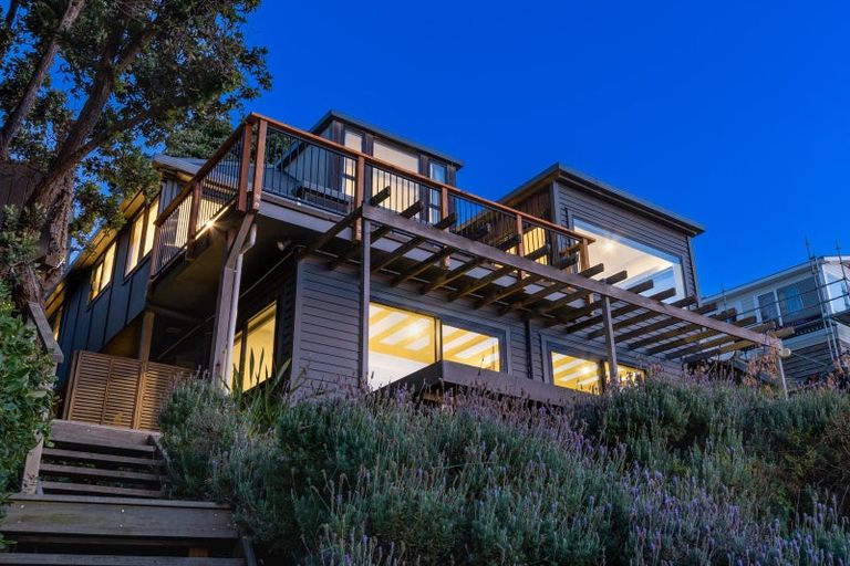 Photo of property in 84 Ames Street, Paekakariki, 5034