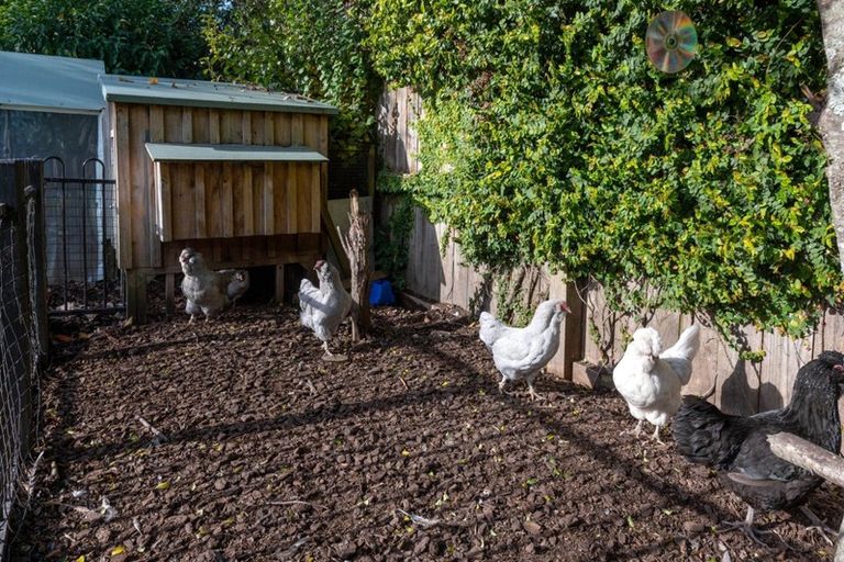 Photo of property in 16 Caulfield Place, Pukehangi, Rotorua, 3015