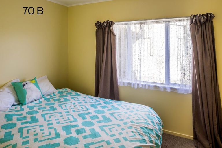 Photo of property in 70-70a Kano Street, Karori, Wellington, 6012