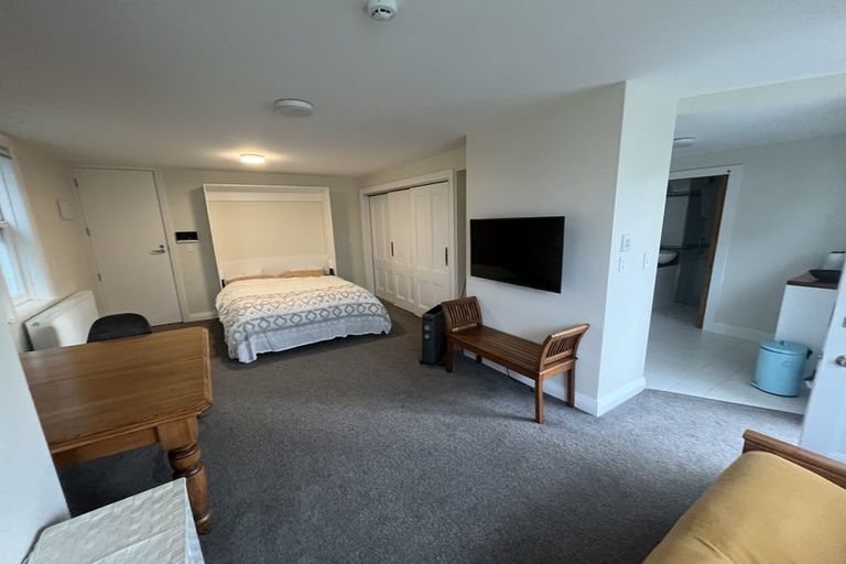 Photo of property in 32 Talavera Terrace, Kelburn, Wellington, 6012