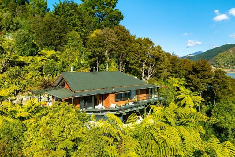 Photo of property in 259 Queen Charlotte Drive, Havelock, Picton, 7281