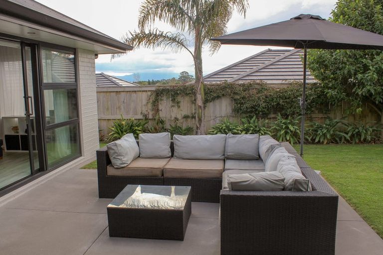 Photo of property in 18 Charlotte Drive, Omokoroa, 3114