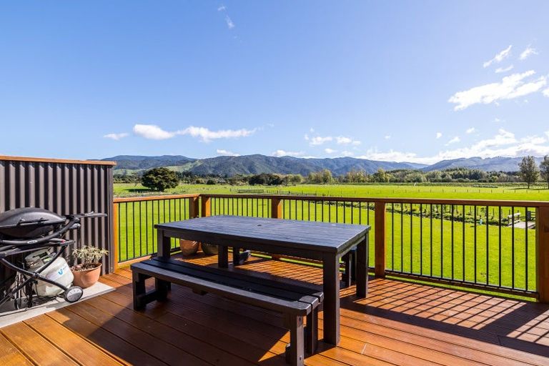 Photo of property in 50 Flax Cutter Lane, Woodside, Greytown, 5794