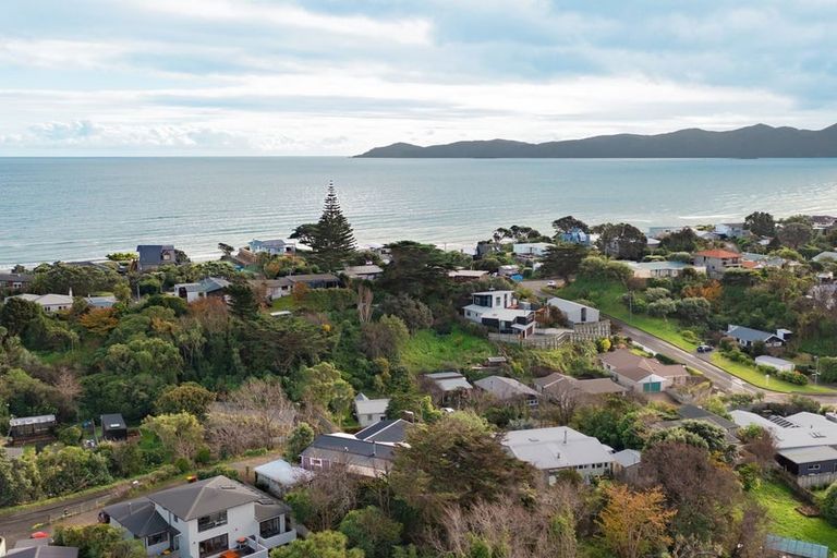 Photo of property in 36 Renown Road, Raumati South, Paraparaumu, 5032