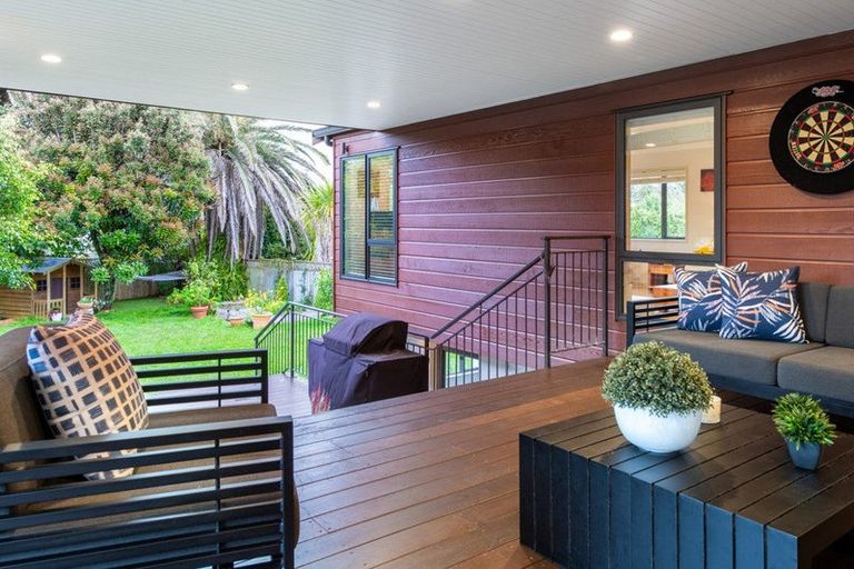 Photo of property in 10 Kowhai Road, Campbells Bay, Auckland, 0630