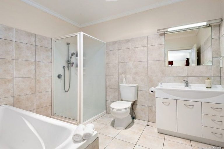 Photo of property in 30 Futuna Close, Karori, Wellington, 6012