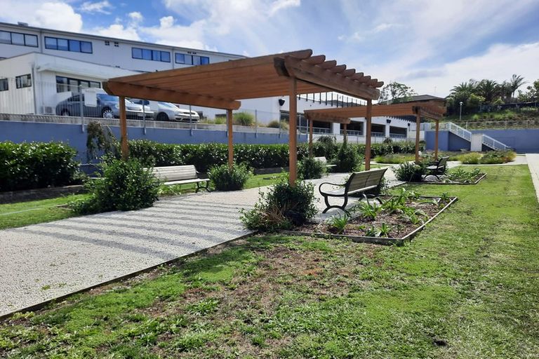 Photo of property in Apollo Apartments, 201/46 Rosedale Road, Rosedale, Auckland, 0632