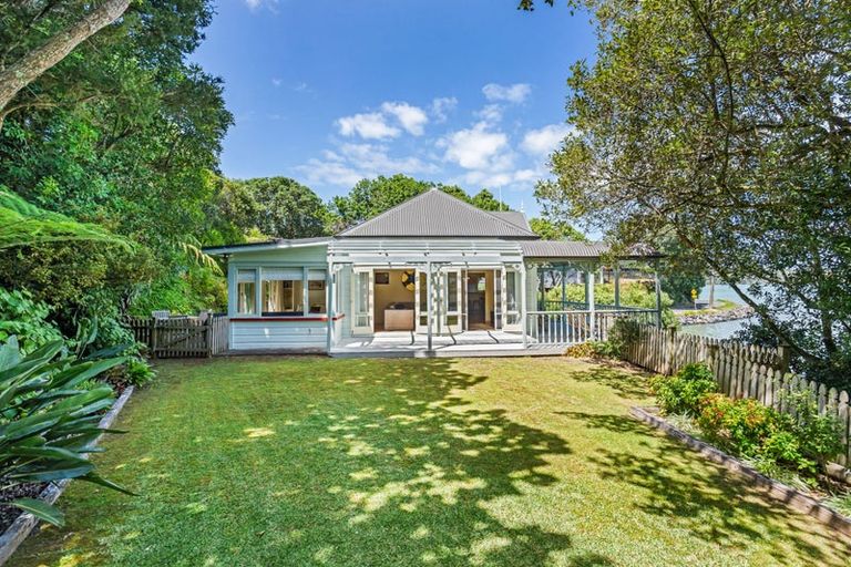 Photo of property in 104 Ritchie Road, Parua Bay, Whangarei, 0174