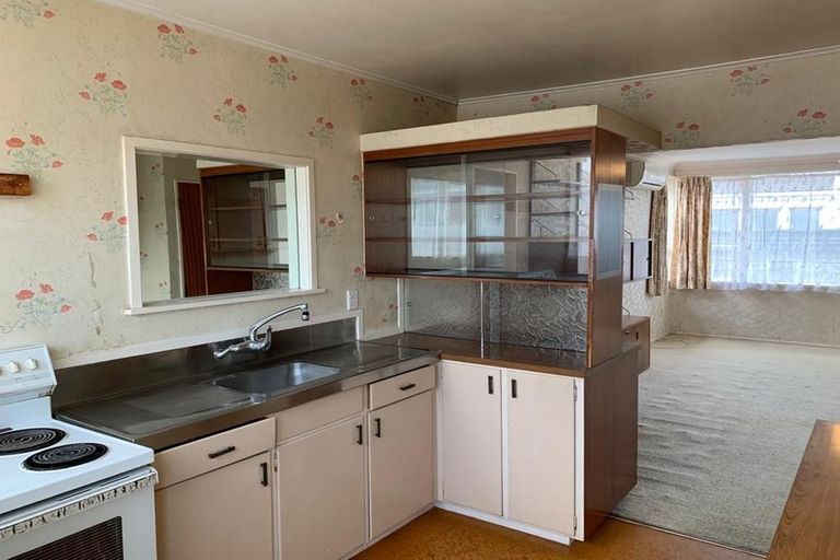 Photo of property in 2/126 Astley Avenue, New Lynn, Auckland, 0600