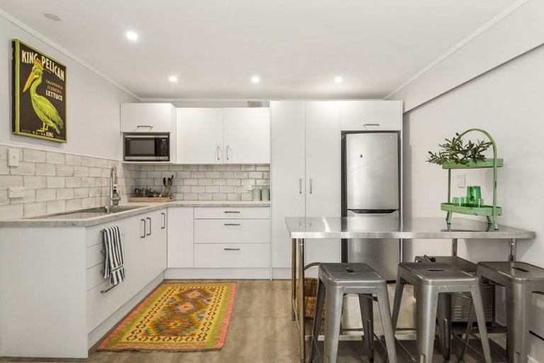 Photo of property in 1/12a Moore Street, Hillcrest, Auckland, 0627