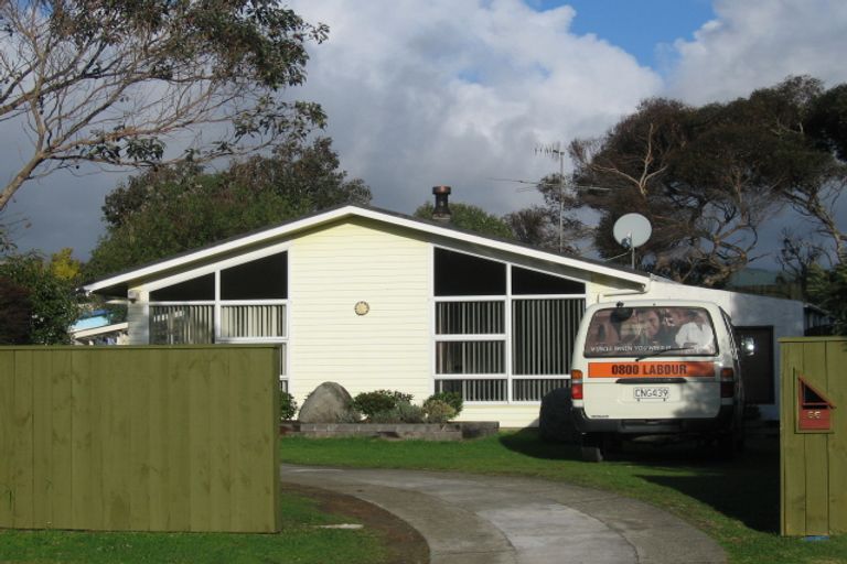 Photo of property in 66 Michael Road, Paraparaumu Beach, Paraparaumu, 5032