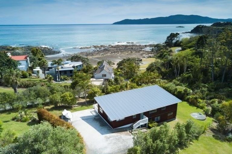 Photo of property in 44 Heretaunga Crescent, Cable Bay, 0420