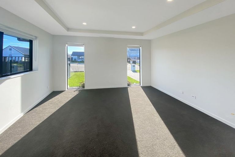 Photo of property in 11 Saint James Place, Rangiora, 7400