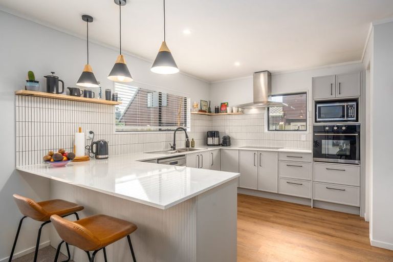 Photo of property in 8 Furlong Crescent, Churton Park, Wellington, 6037