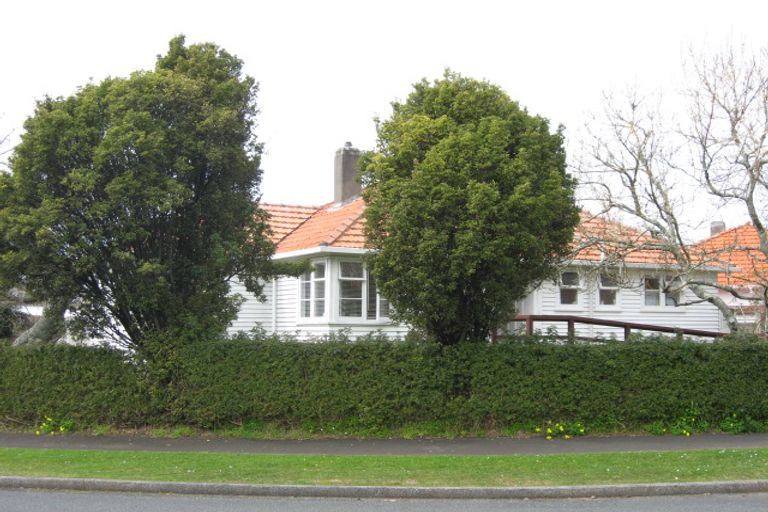 Photo of property in 15 Drake Street, Vogeltown, New Plymouth, 4310