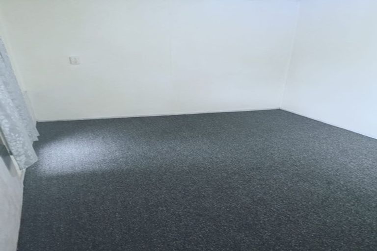 Photo of property in 13 Valley View Road, Glenfield, Auckland, 0629