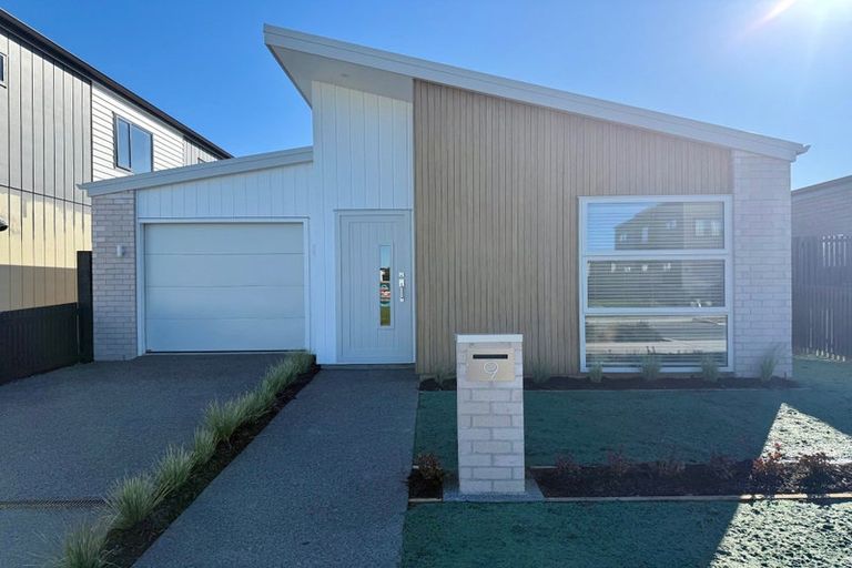 Photo of property in 9 Overton Street, Rototuna North, 3210