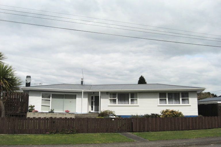 Photo of property in 42 Martin Street, Utuhina, Rotorua, 3015