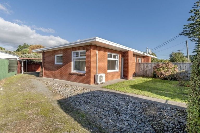 Photo of property in 6 Te Rauparaha Street, Otaki, 5512