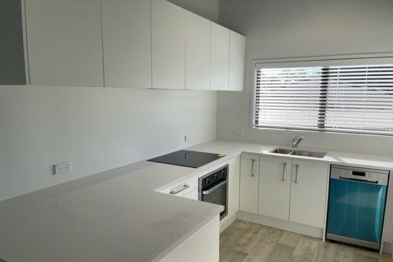 Photo of property in 6 Andros Place, Unsworth Heights, Auckland, 0632