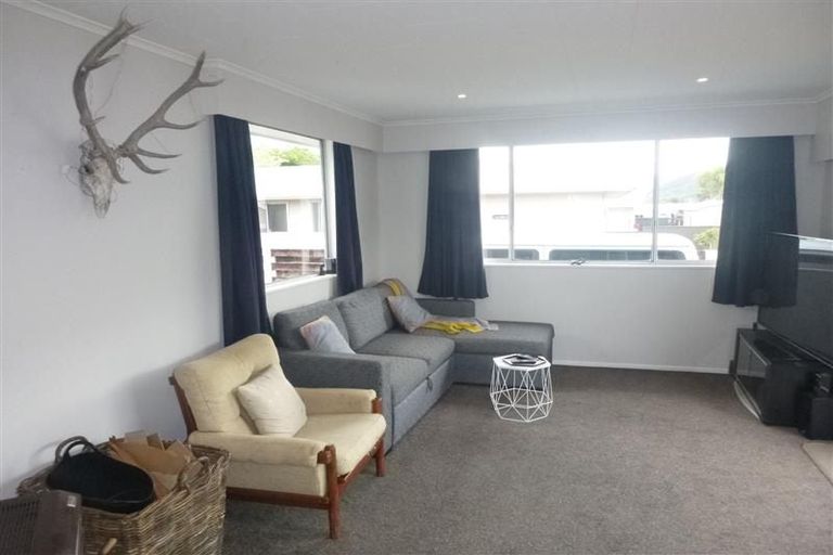 Photo of property in 25 California Drive, Totara Park, Upper Hutt, 5018